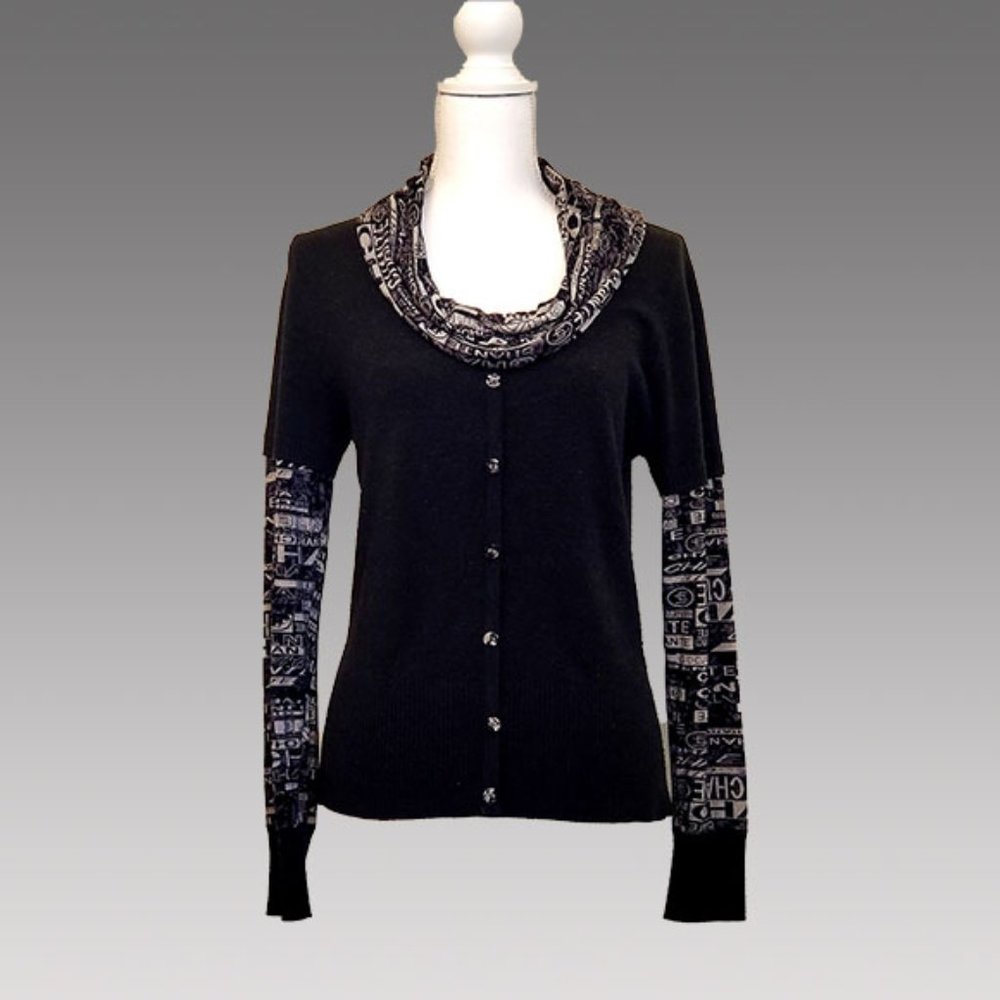 MOR KNIT TOP WITH PRINTED COWL AND SLEEVES